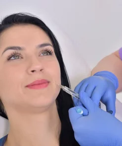 une cliente de la clinique niptuck en france paris effectuant un prohilo